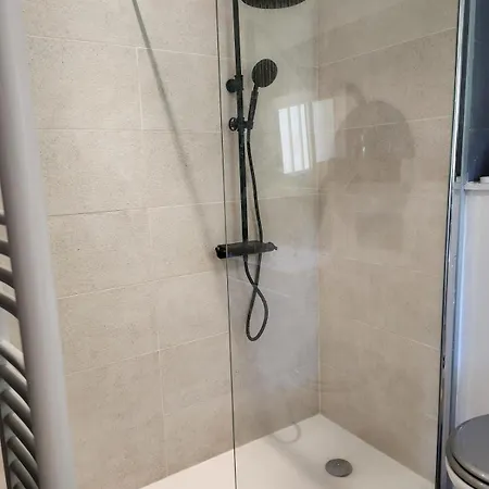 Apartman Superbe 2p Avec Place De Parking